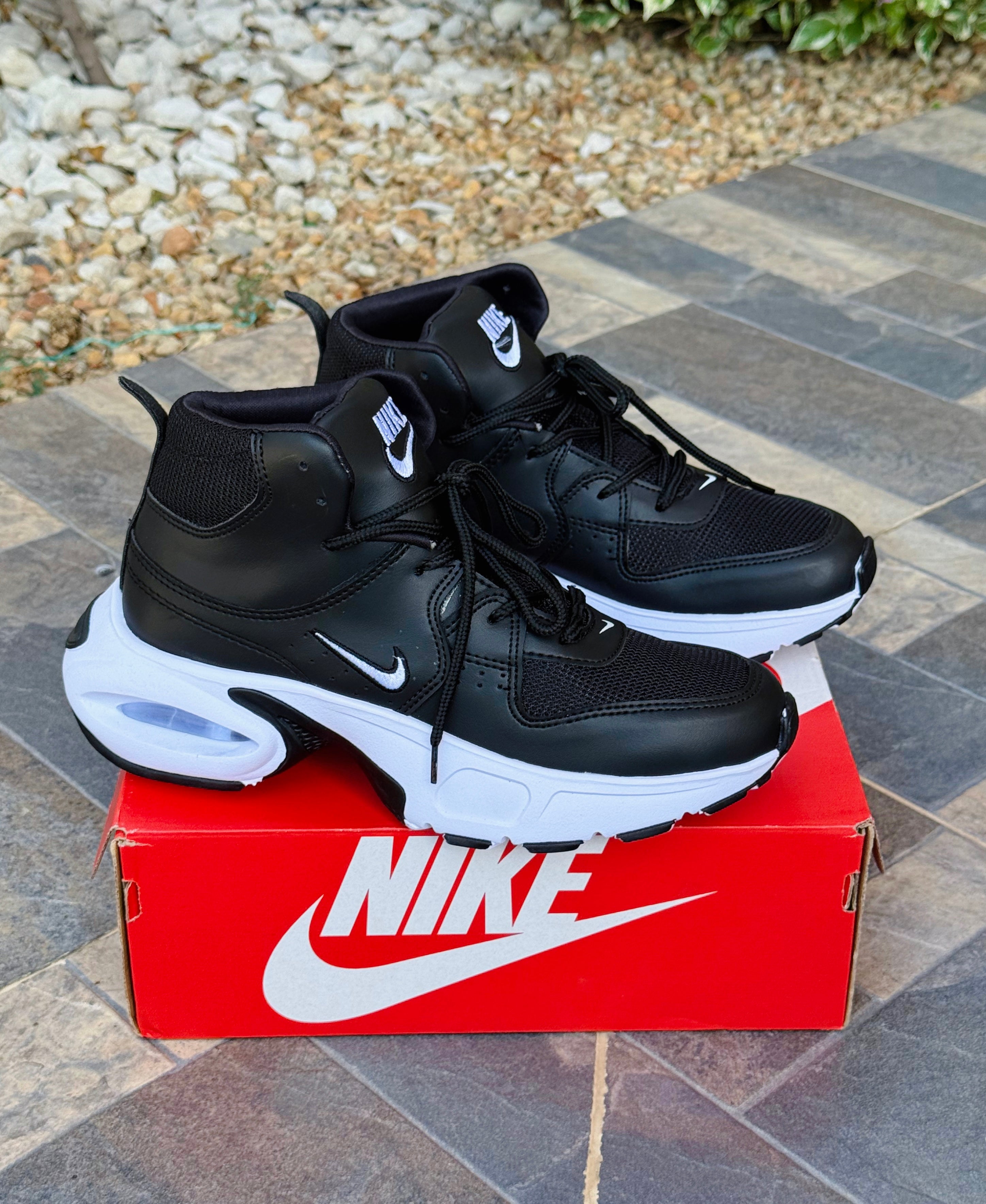 NIKE VÁLVULA